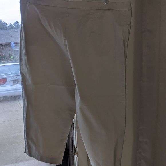 Tommy Hilfiger crops 😁 - Picture 3 of 3